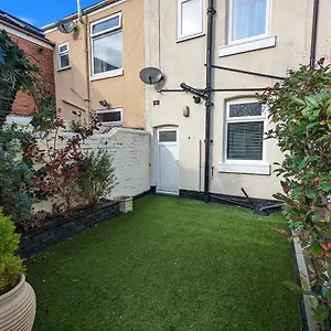 Moon Townhouse Free Parkingprivate Garden , Blackpool United Kingdom