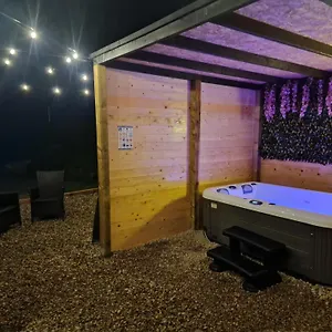 Tt Lodge